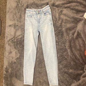 Light wash american eagle jeans